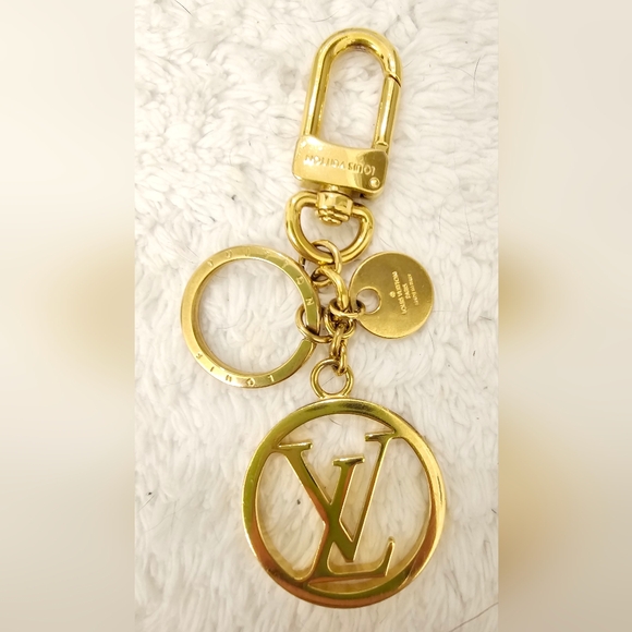 Louis Vuitton Accessories - Louis Vuitton Gold Key Holder